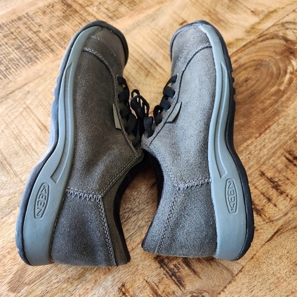 Keen lace up shoes Size 7 - Picture 10 of 10